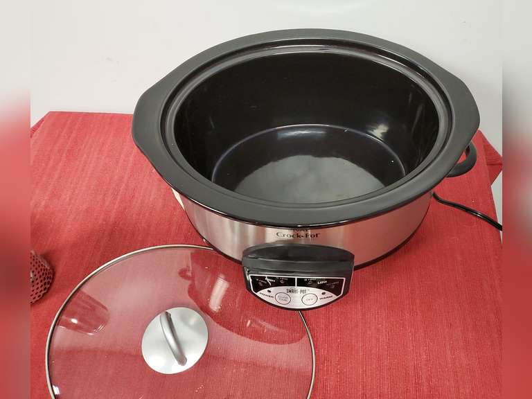 Rival Crock Pot powered on when tested