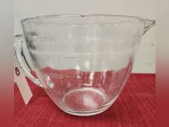 Assorted Anchor Hocking & Pyrex measuring cups - Northern Kentucky ...