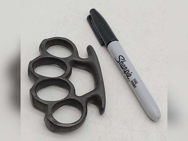 Iron Brass Knuckles Police Gangster Days Nice Quality Pair Circa 1932