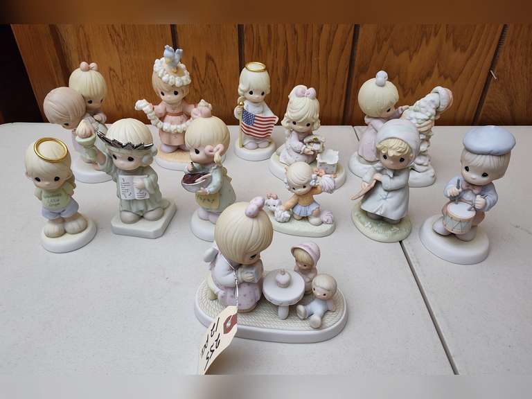 12 Precious moment figures