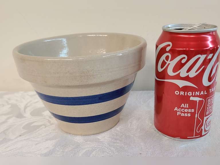 R.R.P. Co Roseville Oh pottery bowl Northern Kentucky Auction, LLC