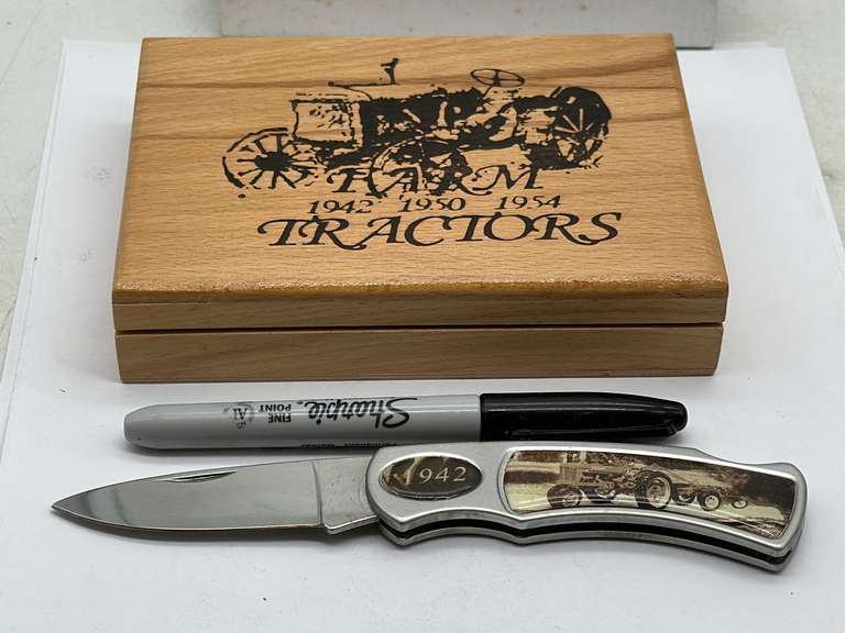 Pocket Knife Farmall Tractor Northern Kentucky Auction, LLC