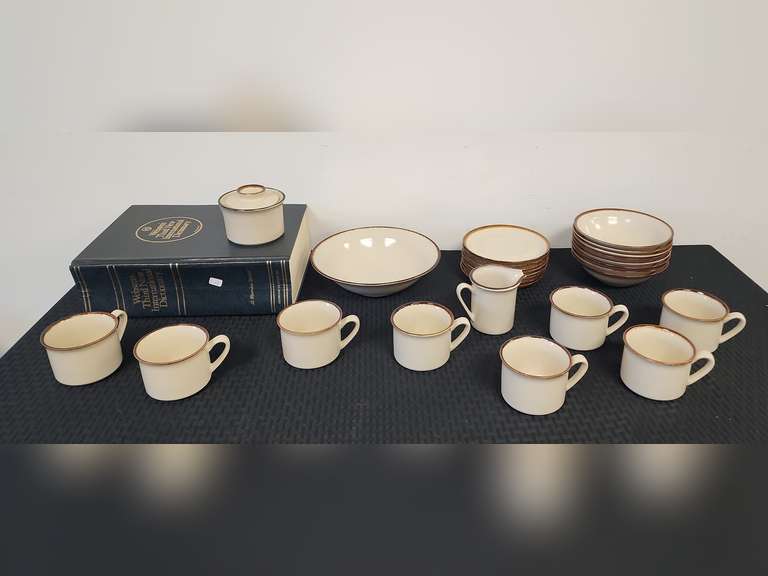 Cups, bowls, saucers, dictionary