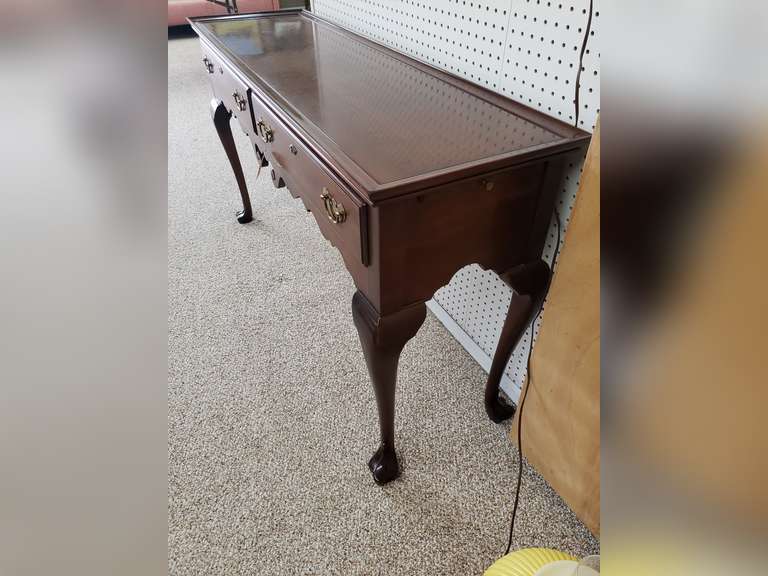 Statton Trutype Americana 50th Anniversary 2 drawer queen Anne style