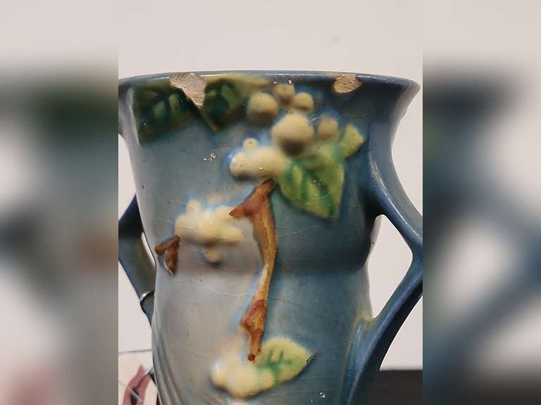 Roseville Pottery, Snowberry tray and chipped vase, see all photos.