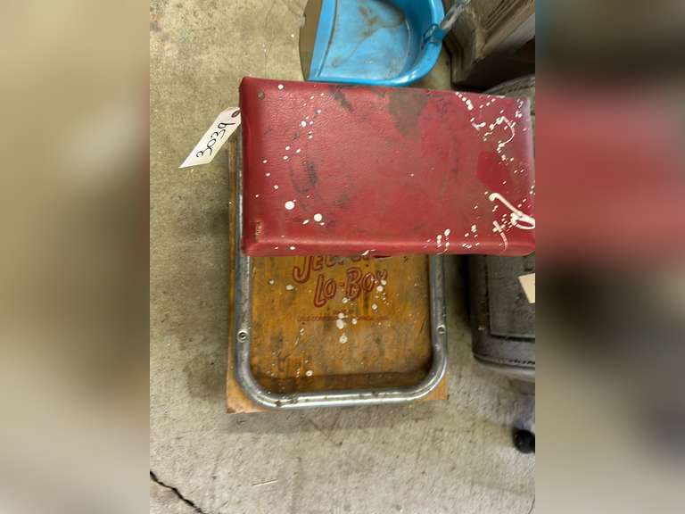 Rolling seat Northern Kentucky Auction, LLC