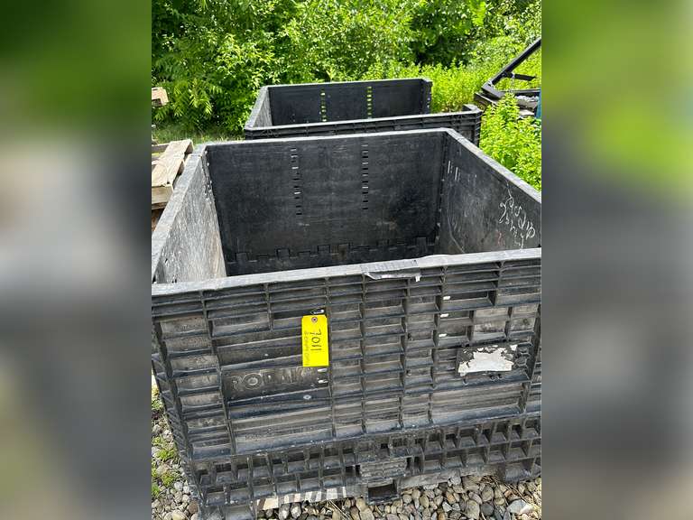 2 Empty plastic crates Northern Kentucky Auction, LLC