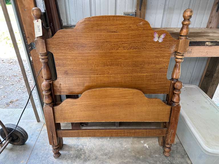 Twin size headboard and footboard w/rails