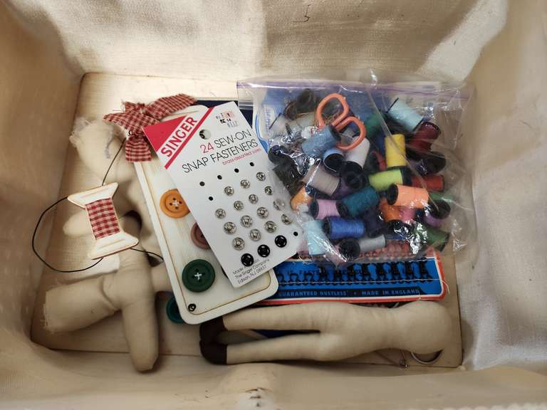 Sewing basket with contents Northern Kentucky Auction, LLC