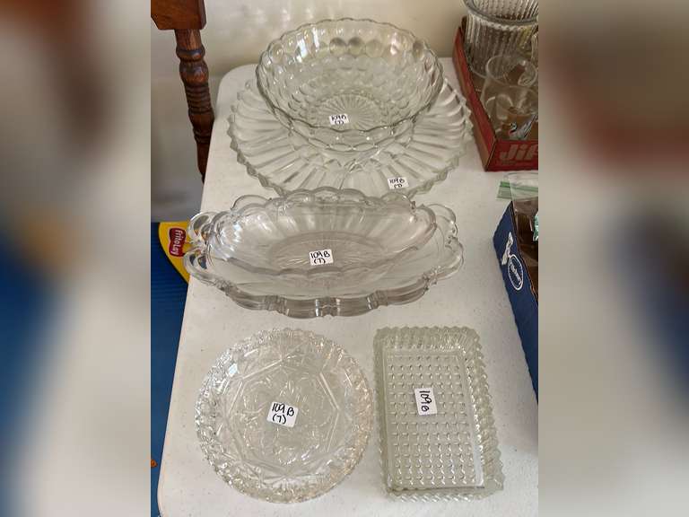 Vintage glass dishes Northern Kentucky Auction, LLC