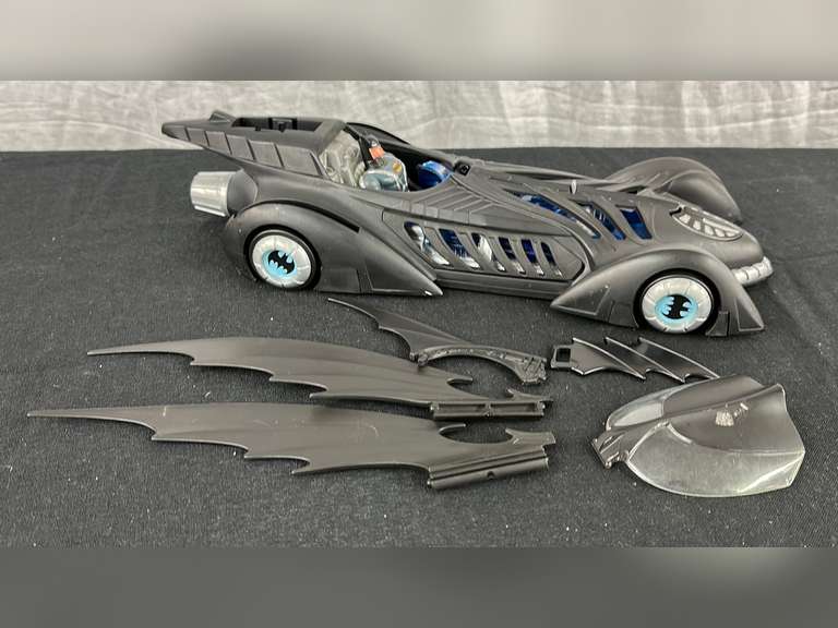 CELLWORLD Batman Forever Batmobile, 2023 Batman 2/5
