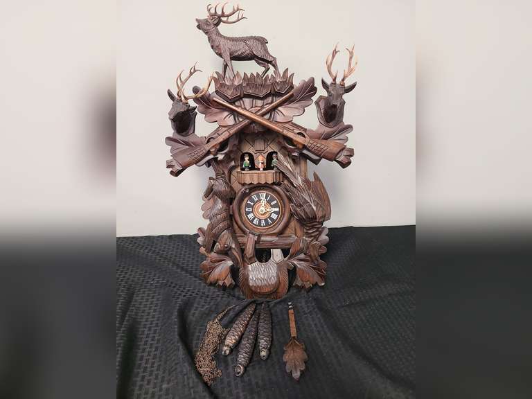 Large hunters cuckoo clock, untested Northern Kentucky Auction, LLC