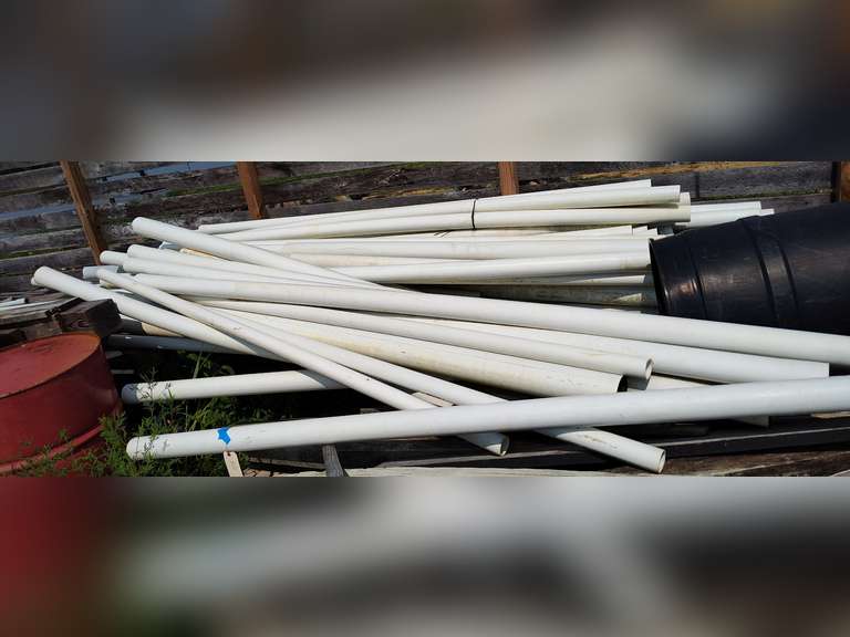 Thin wall PVC pipe lot unknown exact amount (PVC pipe only, No other