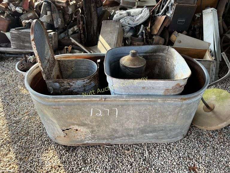 Galvanized containers Nutt Auction