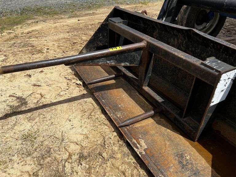 Hay fork quick attach Nutt Auction