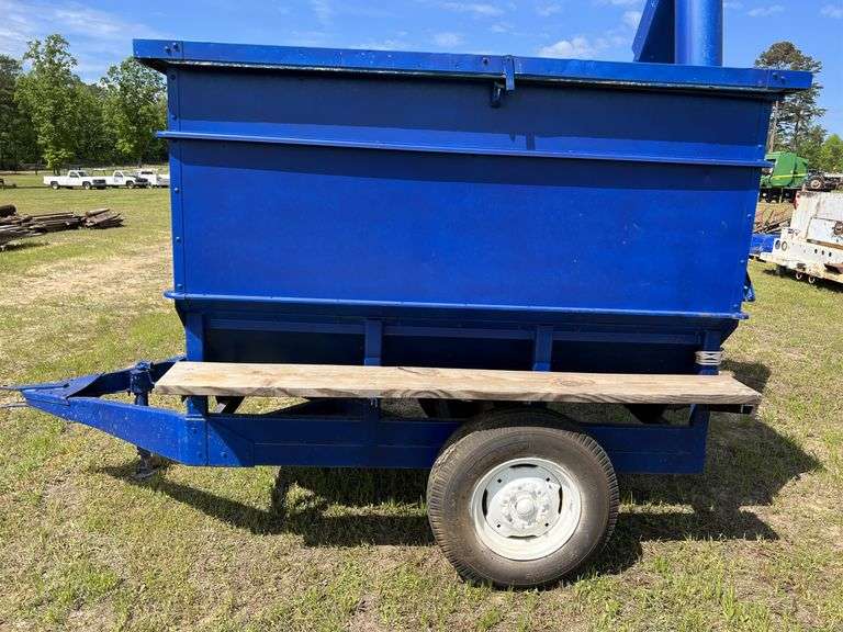 Feed wagon w/PTO auger Nutt Auction