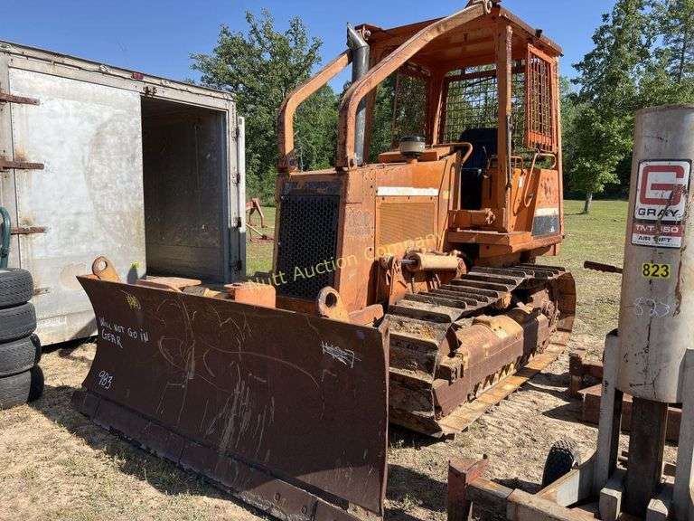 Caterpillar D3C Series II Dozer w/6 way blade Nutt Auction