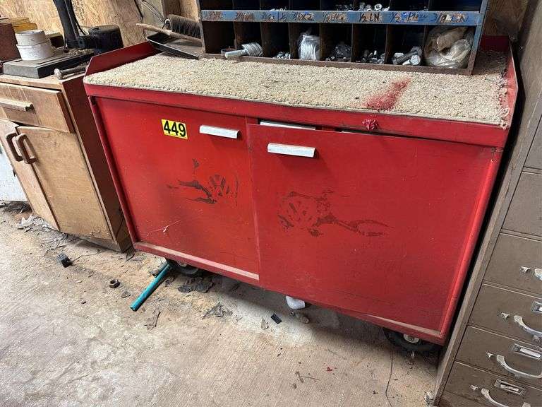 Roll around tool box w/contents Nutt Auction