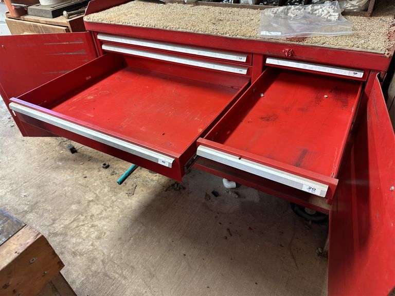 Roll around tool box w/contents Nutt Auction