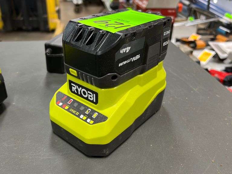 Ryobi P310g ONE+ 18V Power Caulk and Adhesive Gun w/ Battery & Charger