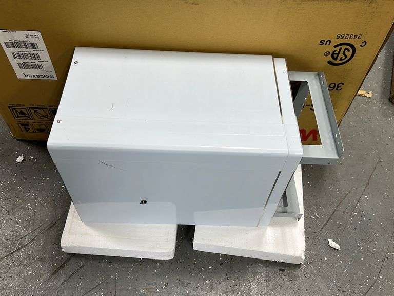 Windster 36" Convertible Range Hood NW Asset Services