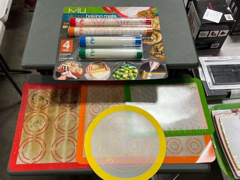 (2) MiU 4pc Silicone Baking Mats NW Asset Services