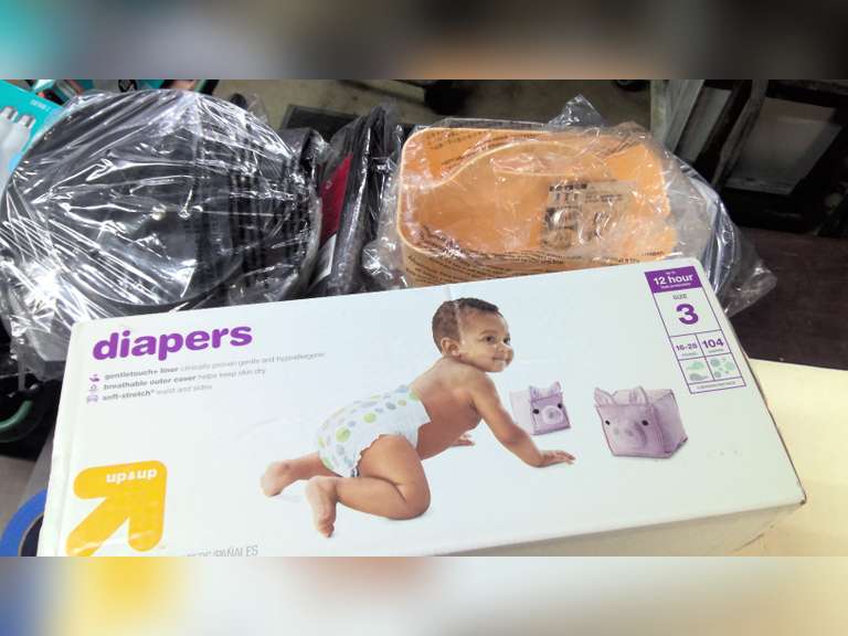 NEW DIAPERS AND ORGANIZERS FOR YOUR HOME AND CAR, $1.00 STARTS BID