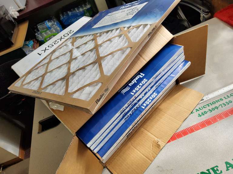 12 NEW FURNACE FILTERS 20 X 25 X 1 1 Online Auctions LLC