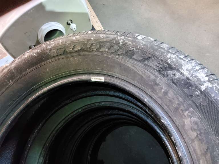 SET OF TIRES 255 60 R19 - #1 Online Auctions LLC