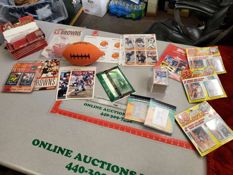 LOT OF SPORTS COLLECTIBLES 1 Online Auctions LLC