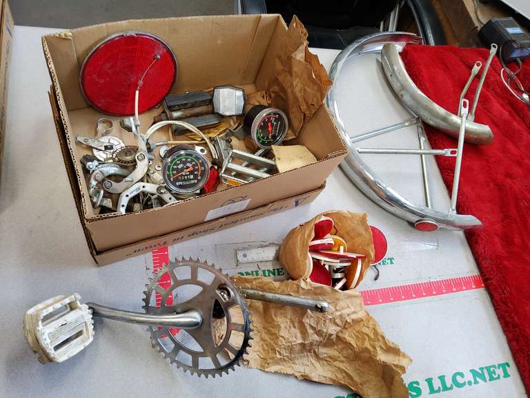 LOT OF VINTAGE BIKE PARTS 1 Online Auctions LLC