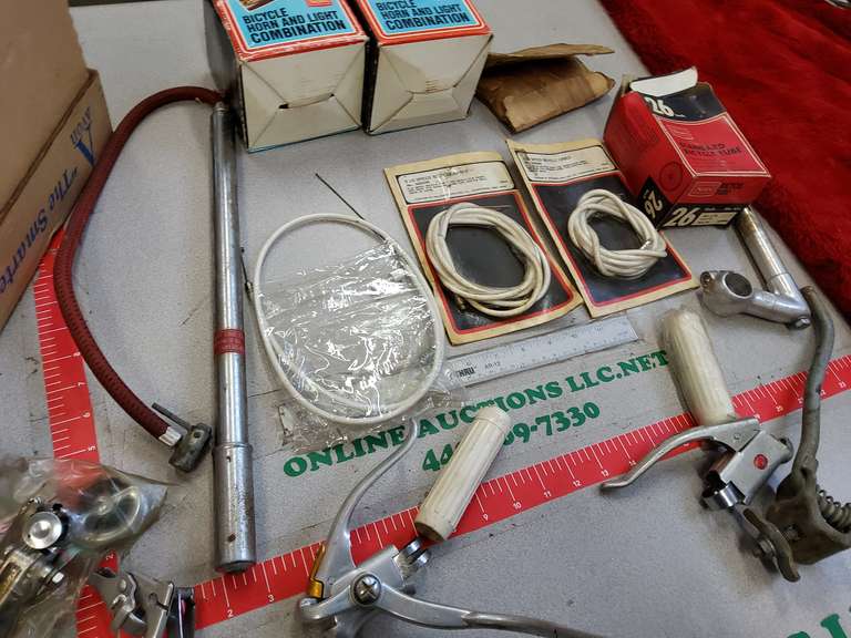 LOT OF VINTAGE BIKE PARTS 1 Online Auctions LLC