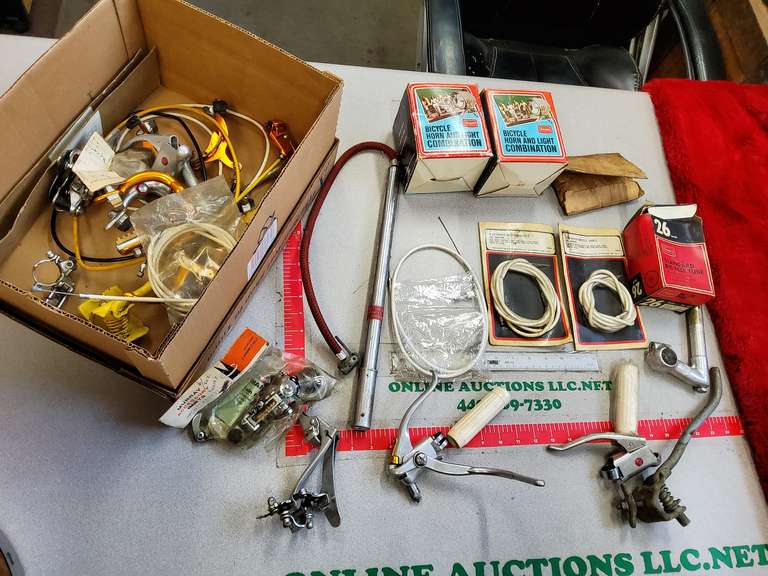 LOT OF VINTAGE BIKE PARTS 1 Online Auctions LLC