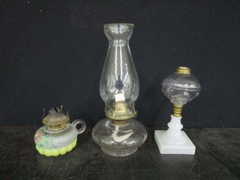 3 Kerosene Oil Lamps Oberman Auctions
