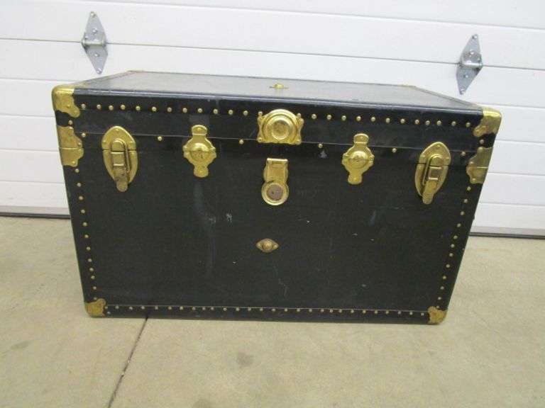 Black Flat Top Steamer Trunk Oberman Auctions