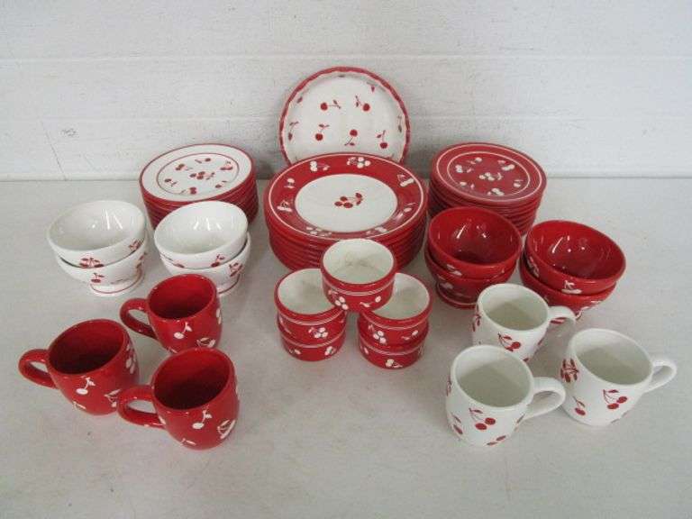 44 Pcs. of Williams Sonoma Cherries Jubilee Dinnerware Oberman Auctions