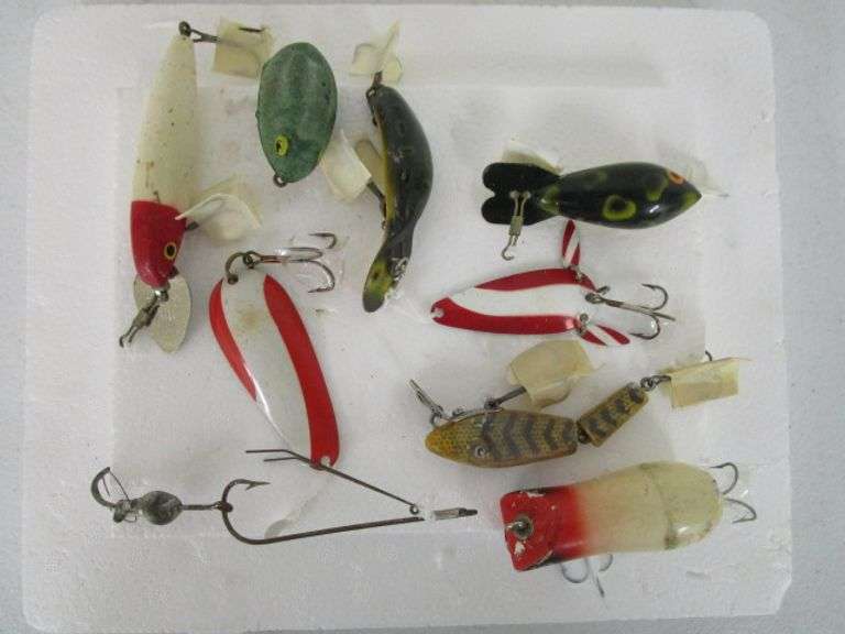 9 Vintage Fishing Lures Oberman Auctions