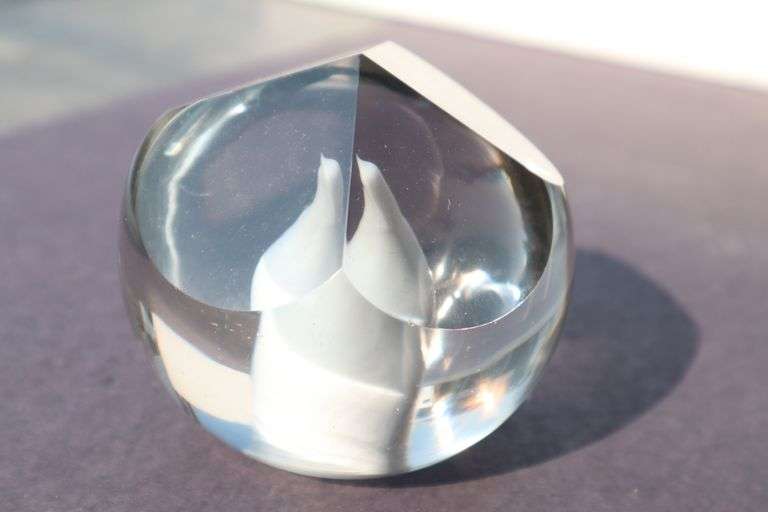 Art Glass Paperweight, Divided Into Four Points At The Top, 3.25