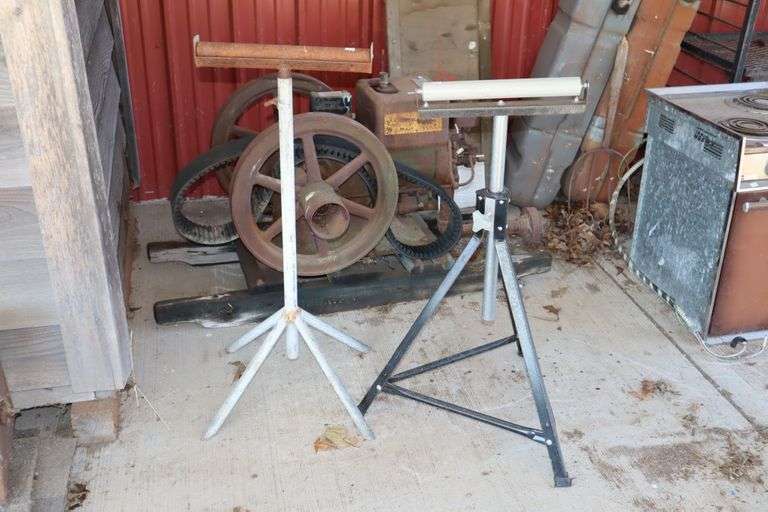 (2) Roller Stands Pacific Auctions And Appraisals