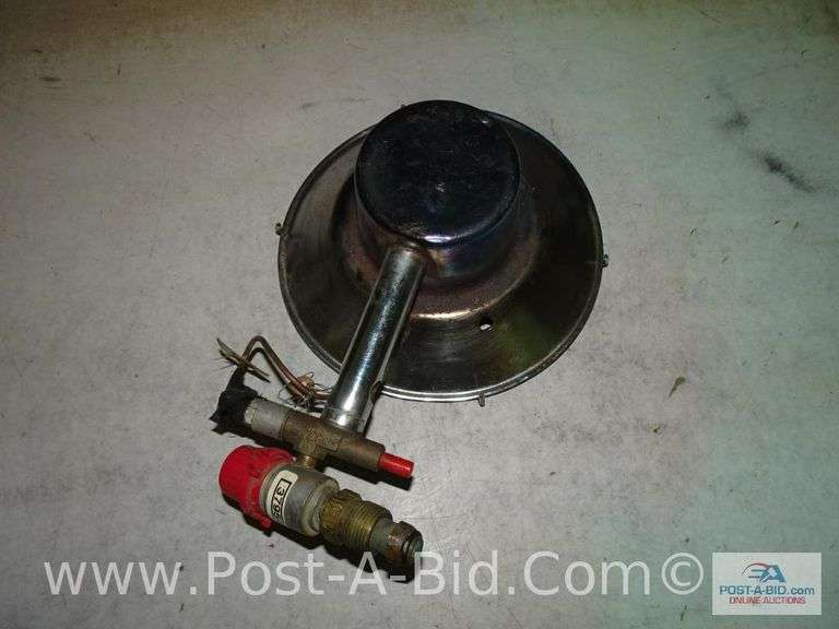 3Sunflower Heaters. Elsenpeter Auctions & Real Estate, Inc. dba Post