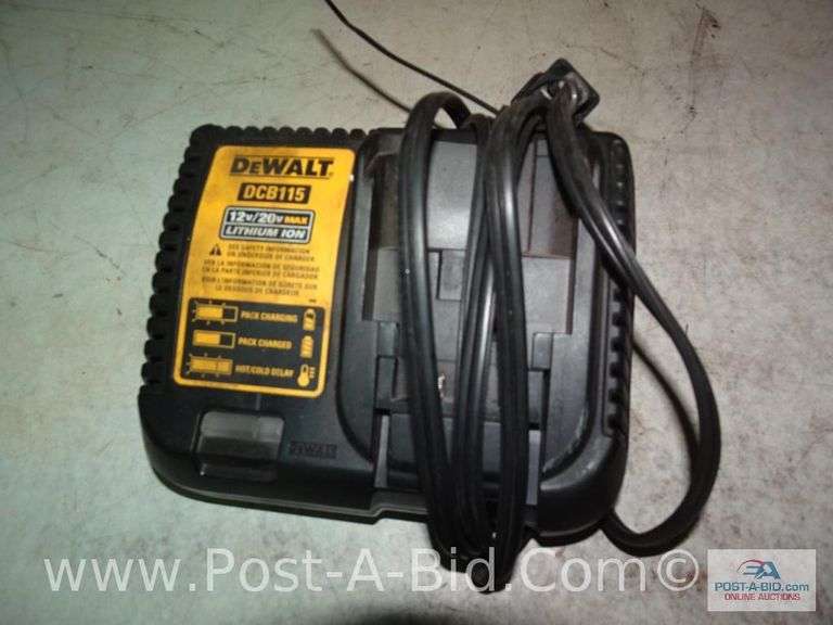 DeWalt 20V Grease Gun, With Ba Elsenpeter Auctions & Real Estate, Inc