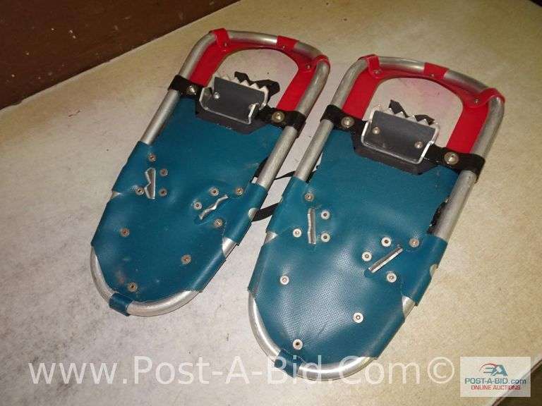 Tubbs Snowshoes Escape. 453 Elsenpeter Auctions & Real Estate, Inc