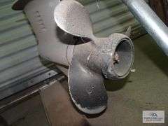 Evinrude 9.9 Outboard Mot - Elsenpeter Auctions & Real Estate, Inc. dba