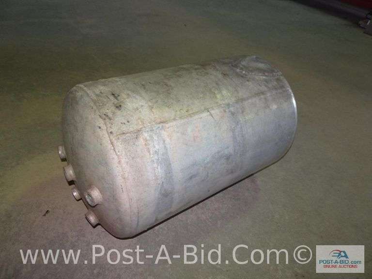 Aluminum Tank Approximate Elsenpeter Auctions & Real Estate, Inc. dba