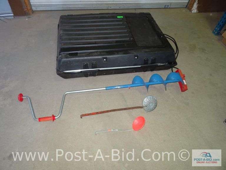 Clam Junior Portable Fish Hous Elsenpeter Auctions & Real Estate, Inc