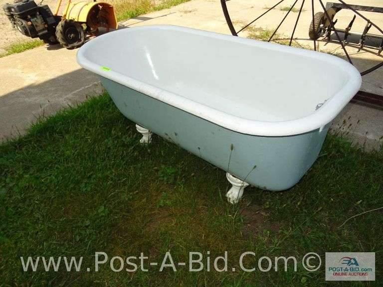 5' Claw Foot Bathtub With Step Elsenpeter Auctions & Real Estate, Inc