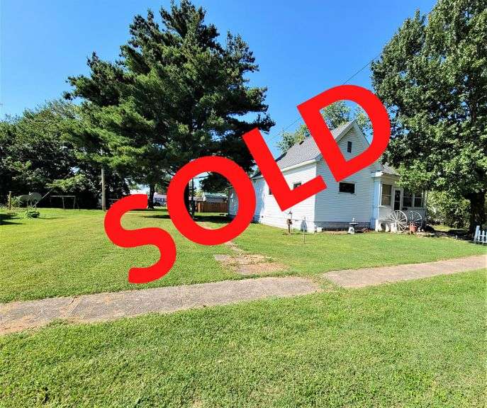 *SOLD* Ref 1468 2015 S 12th Street, Lawrenceville, IL 62439 Parrott