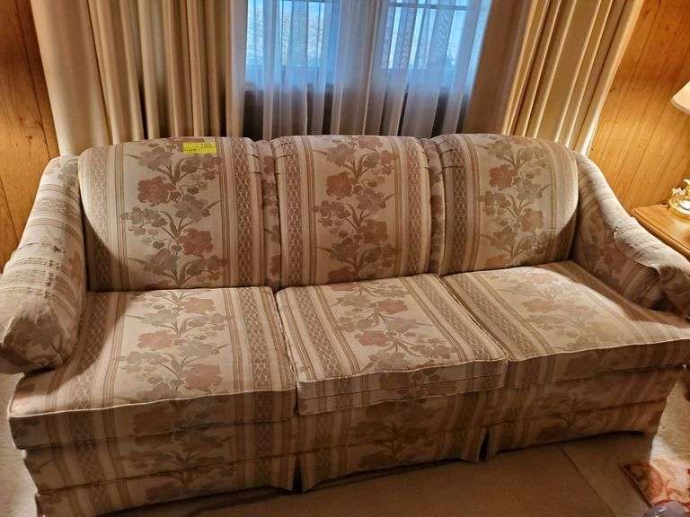 3 cushion floral sofa (Mastercraft) Parrott Marketing Group