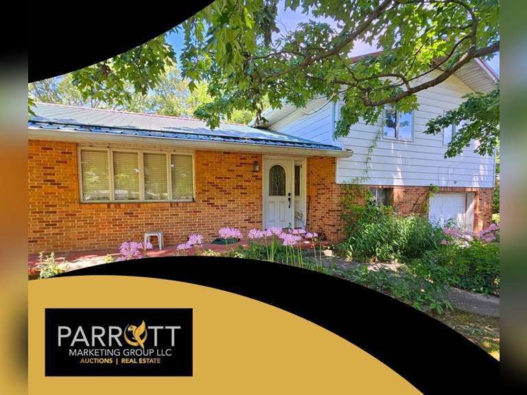 *NEW LISTING* Ref 1566 8894 Rosebud Blvd., Lawrenceville, IL 62439