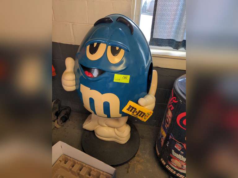 Large M&amp;M Display - Parrott Marketing Group